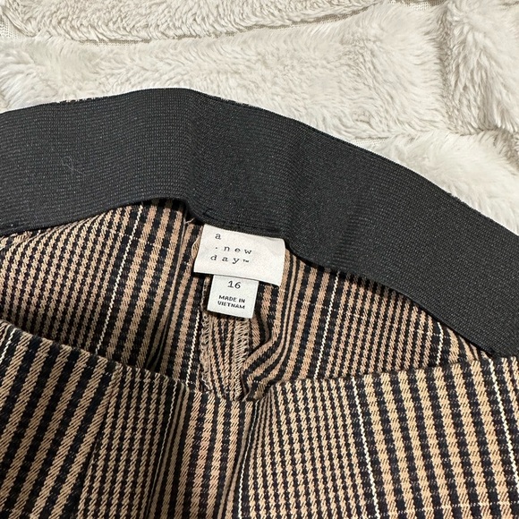 Woman’s High Rise Slim Fit Bi-stretch Ankle pants -16 - Picture 5 of 5